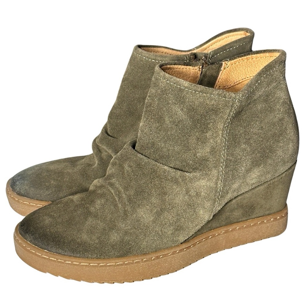 NWOT Sofft Siri Olive Suede Waterproof Wedge Ankle Boot Sz 7.5 Aqua Collection